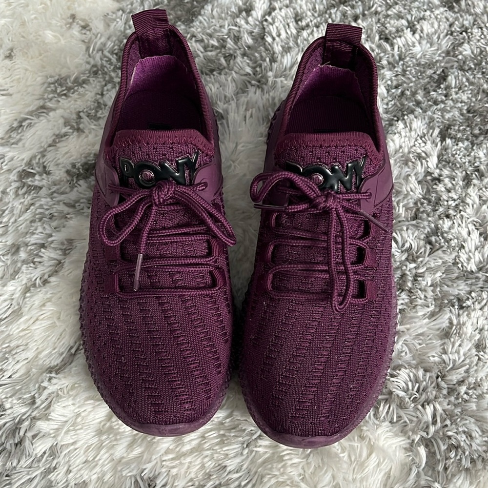 Sz 6 Purple mesh Sneakers